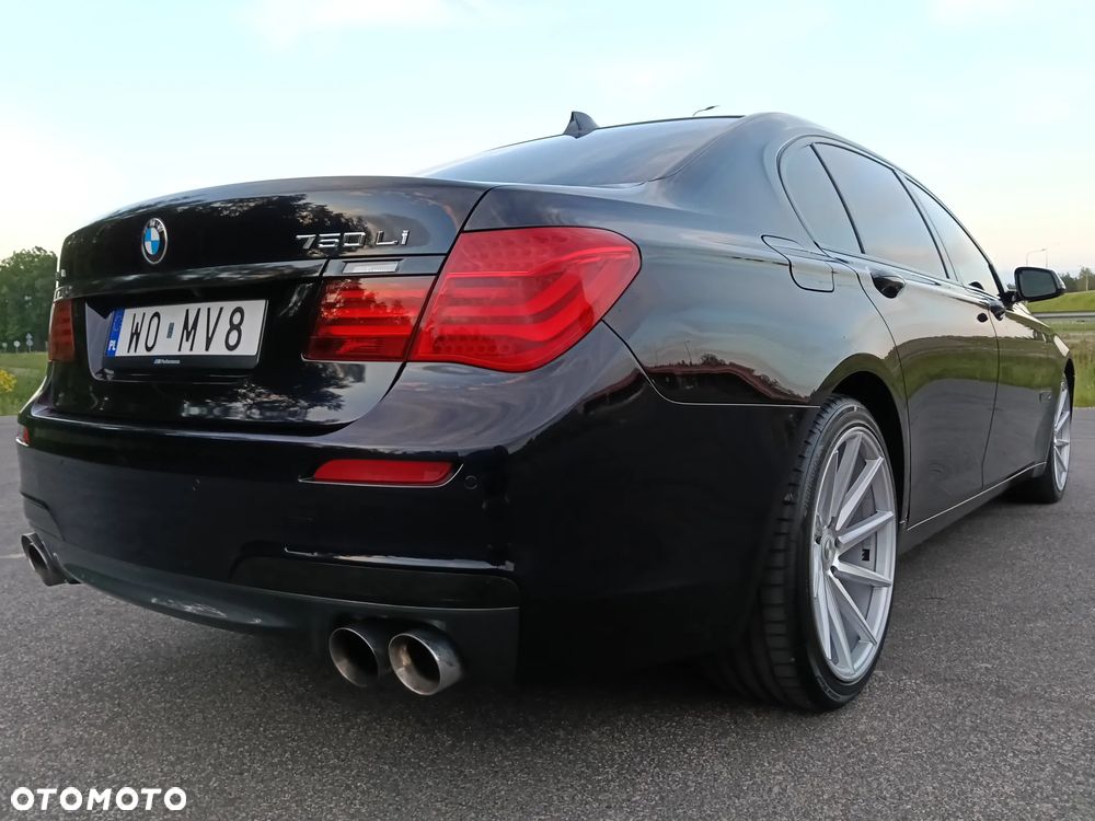 BMW Seria 7 - 10