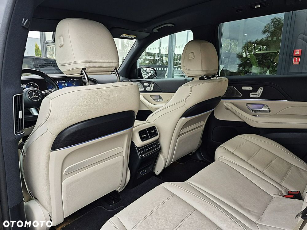 Mercedes-Benz GLS - 27