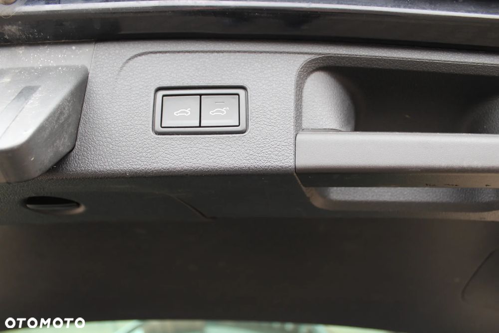 Volkswagen Passat 2.0 TDI SCR DSG 4Motion Business - 26