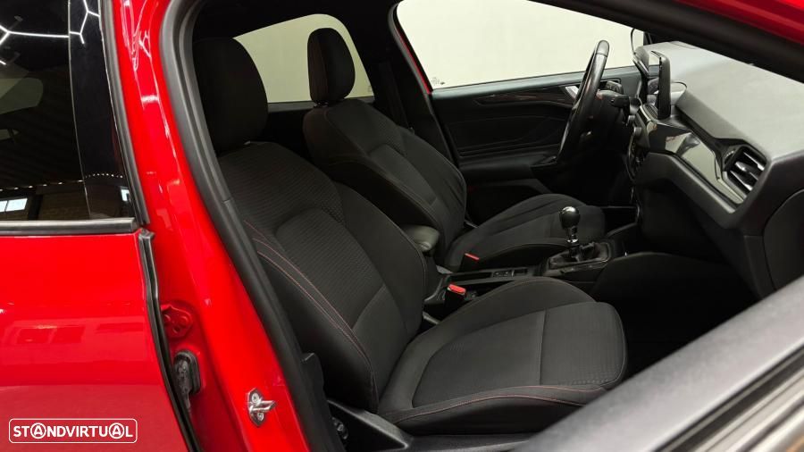 Ford Focus 1.5 TDCi ECOBlue ST-Line - 14