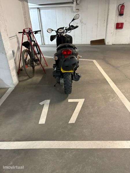 Vendo garagem/estacionamento, em Faro centro da cidade - Grande imagem: 2/5