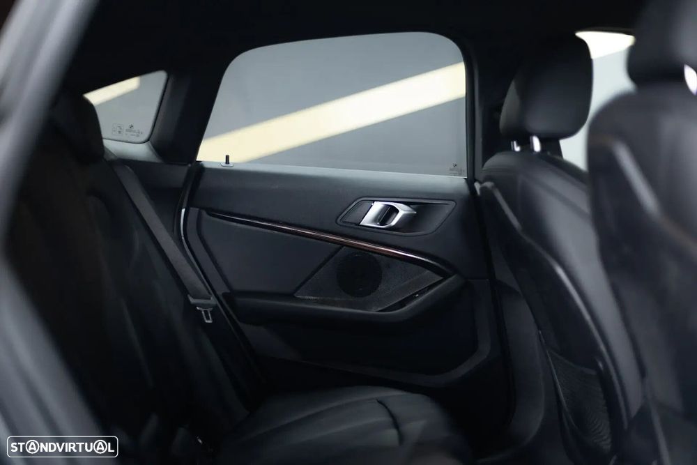 BMW 216 Gran Coupé - 21