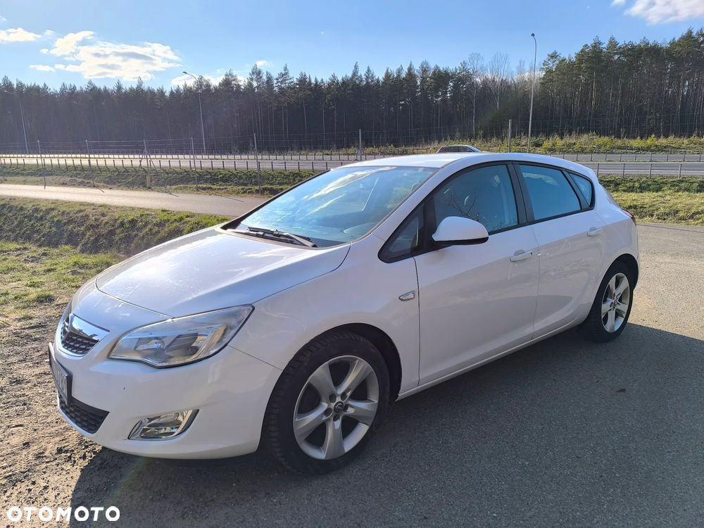 Opel Astra 1.6 Enjoy - 1