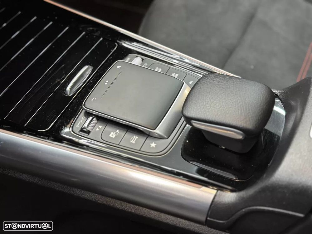 Mercedes-Benz GLA 250 e AMG Line - 32