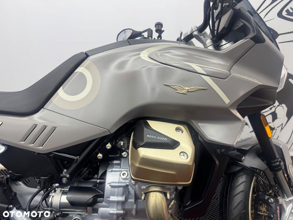 Moto Guzzi V100 Mandello - 34