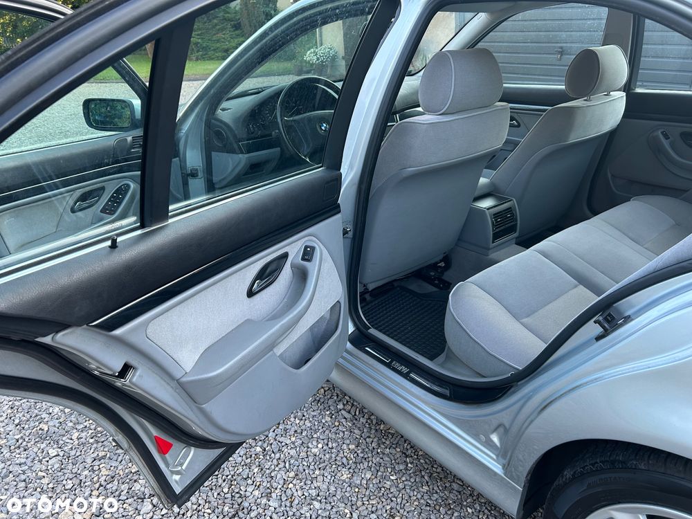 BMW Seria 5 - 17