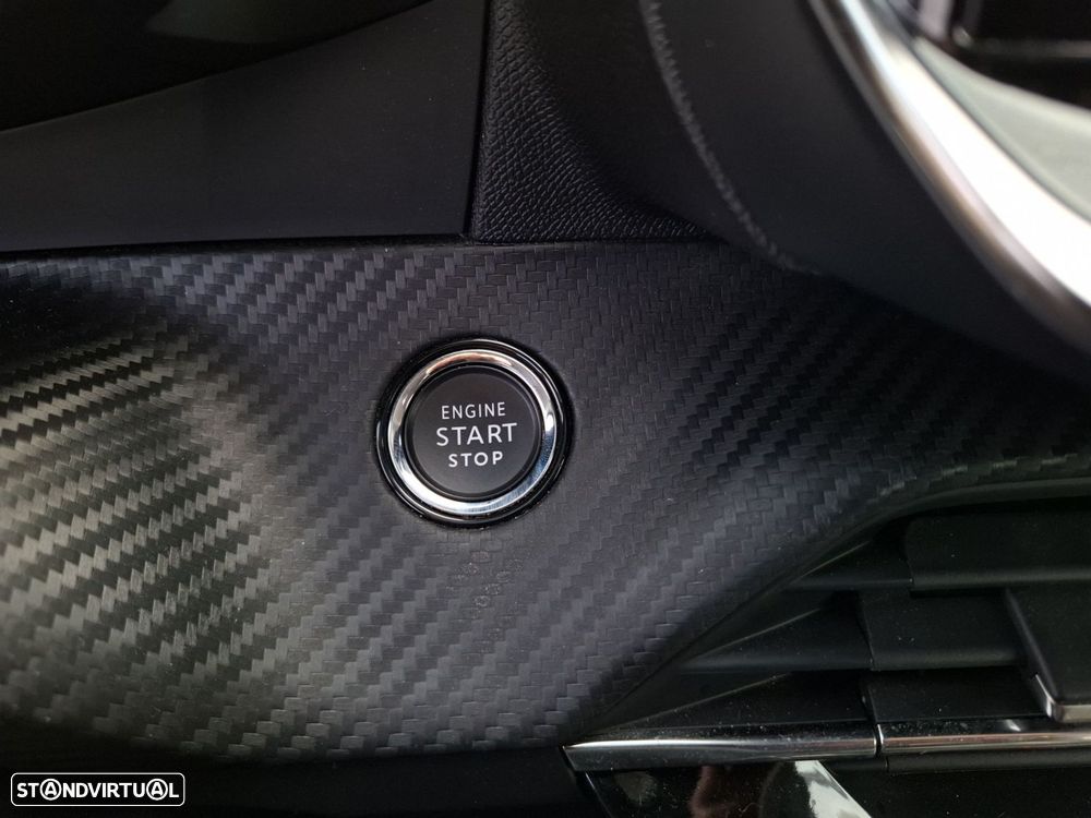 Peugeot 2008 1.2 PureTech Allure Pack - 20