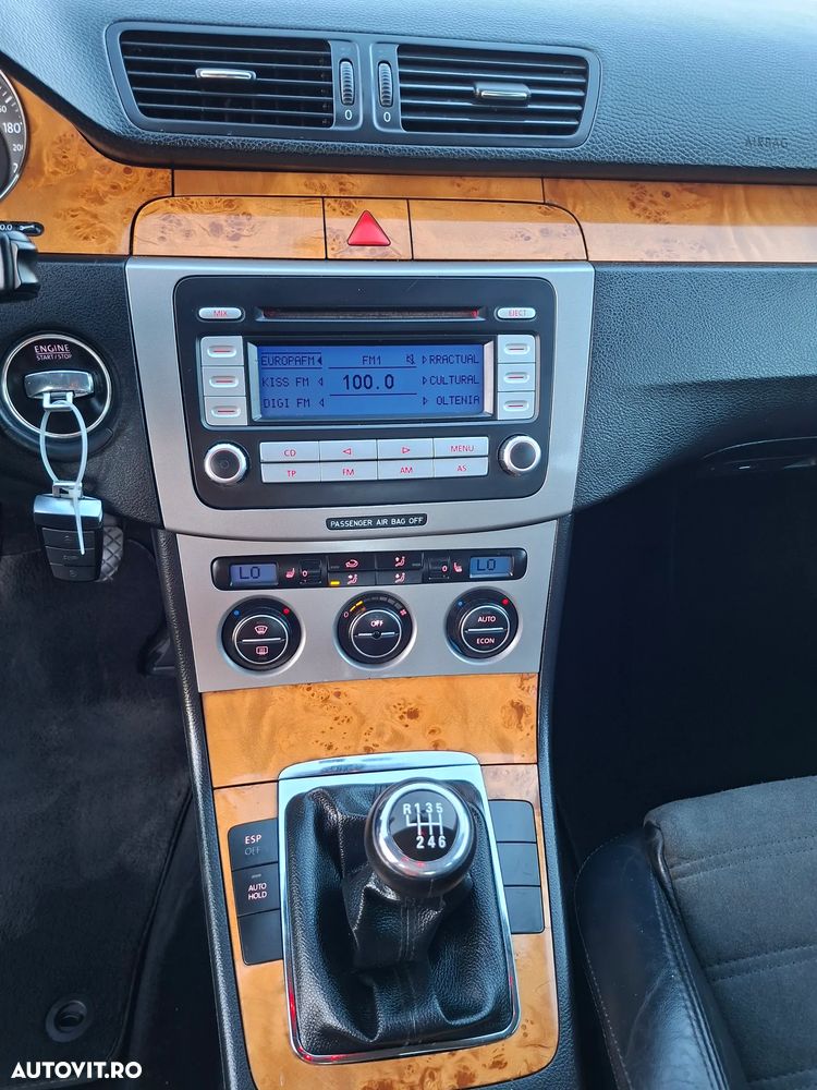 Volkswagen Passat - 16