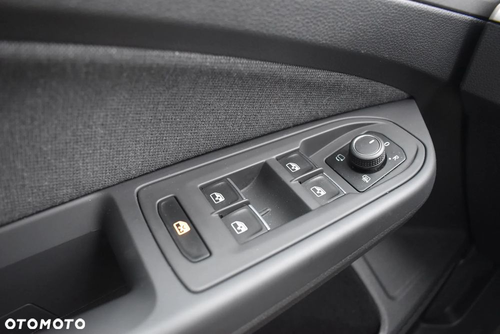 Volkswagen Golf 1.5 eTSI OPF DSG Life - 23