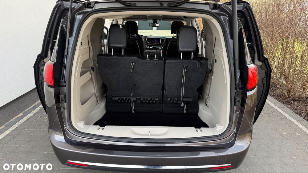 Chrysler Pacifica - 9