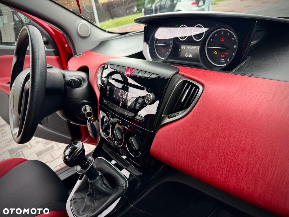 Lancia Ypsilon 1.2 8V Black&Red S&S - 13