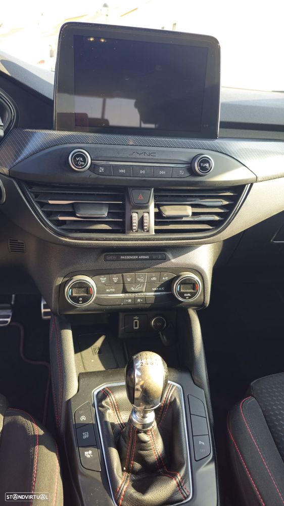 Ford Focus 1.0 EcoBoost ST-Line - 11