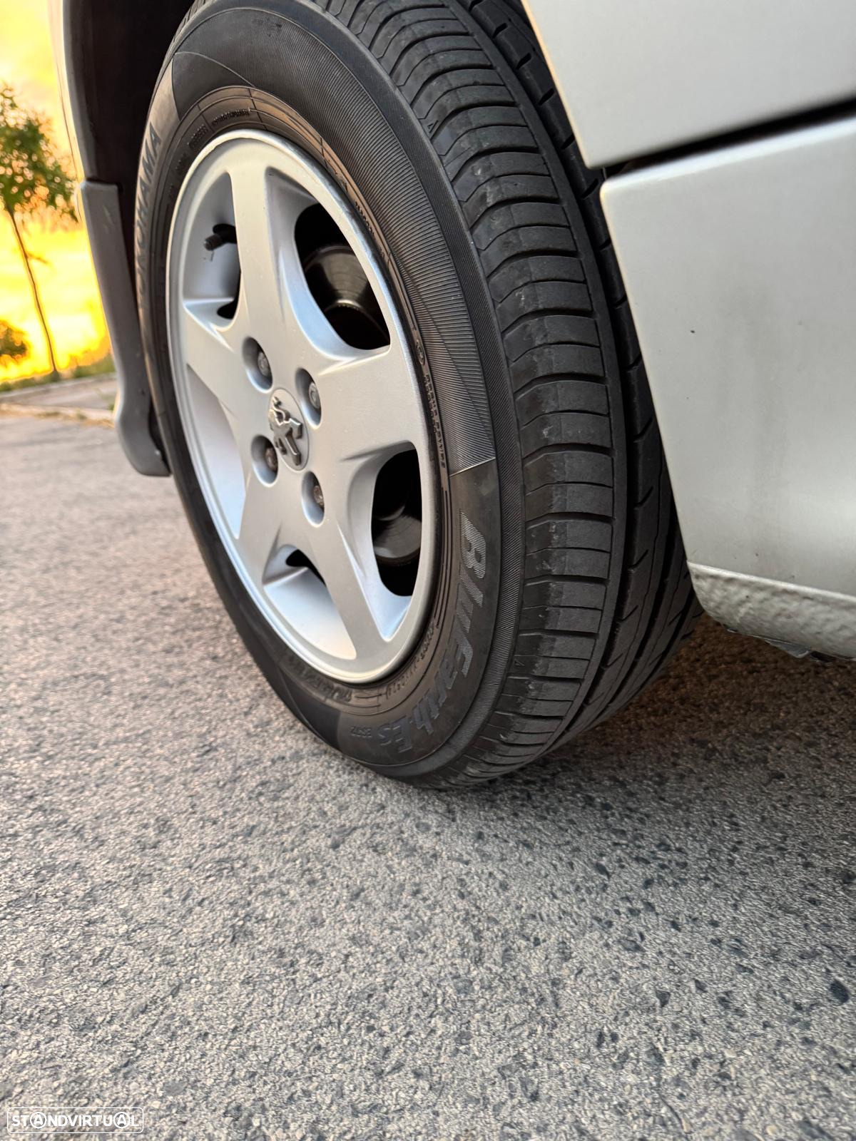 Peugeot 206 1.1 Black & Silver - 13