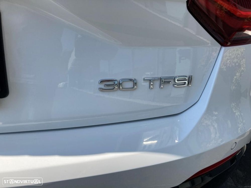 Audi Q2 30 TFSI Design - 9