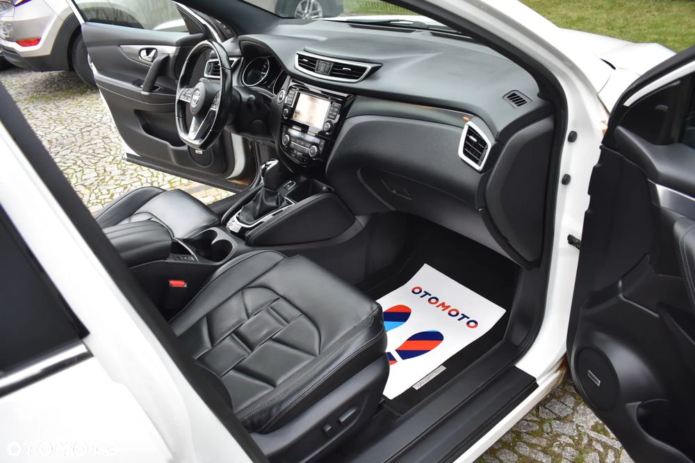 Nissan Qashqai 1.2 DIG-T Xtronic TEKNA+ - 33