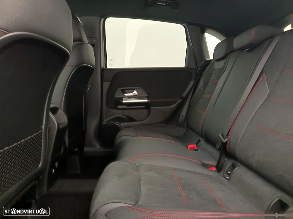 Mercedes-Benz B 250 e AMG Line - 30