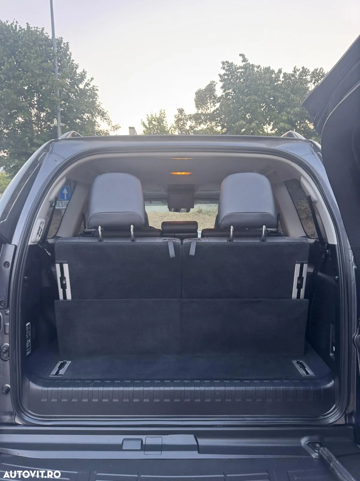 Toyota Land Cruiser - 12