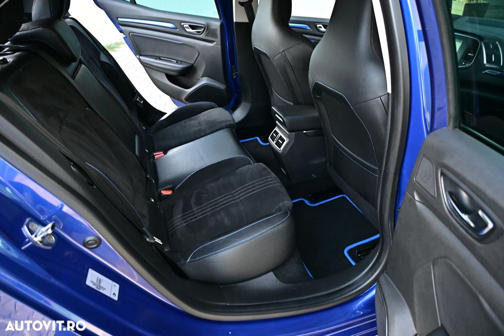 Renault Megane ENERGY TCe 205 EDC GT - 33