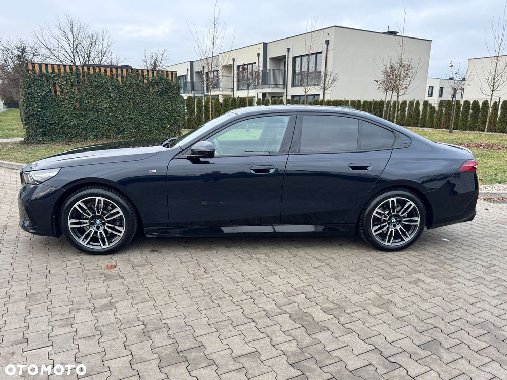 BMW Seria 5 520d M Sport - 4