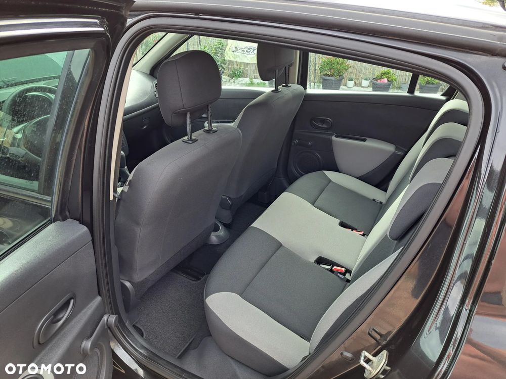 Renault Clio 1.2 16V Authentique - 18