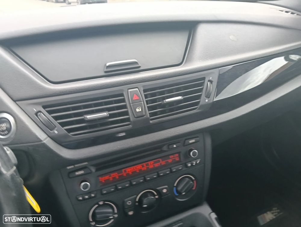 BMW X1 sDrive18d Sport Line - 8