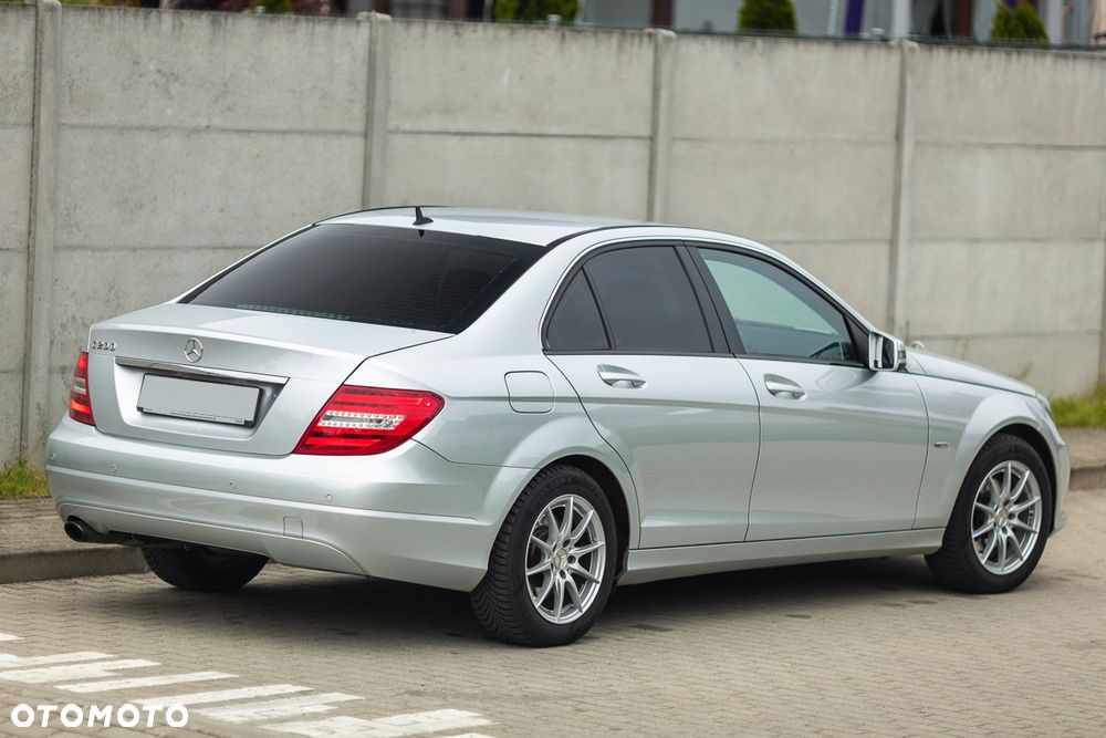 Mercedes-Benz Klasa C 200 CGI BlueEff Elegance - 20