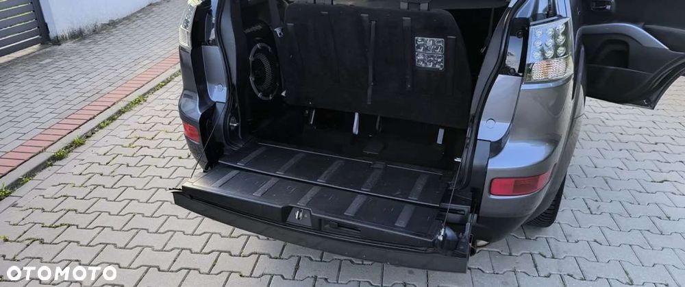 Mitsubishi Outlander - 16