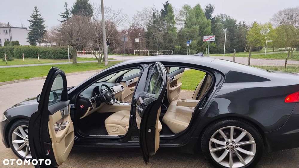 Jaguar XF 3.0 V6 Kompressor AWD - 3