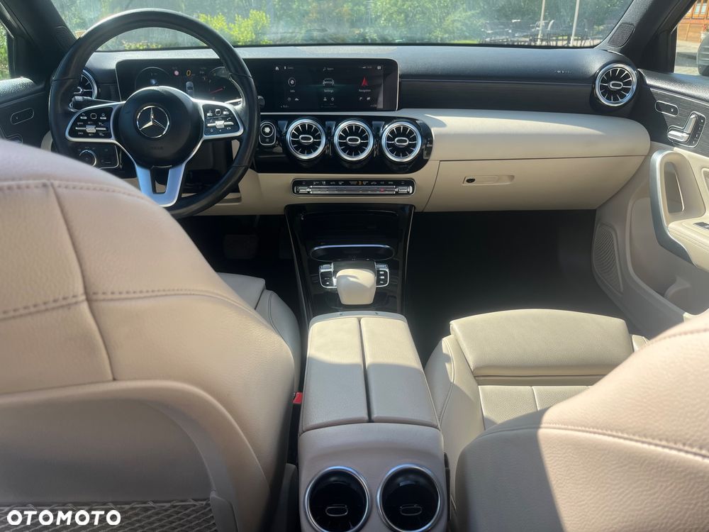 Mercedes-Benz Klasa A 220 4-Matic Progressive 7G-DCT - 5