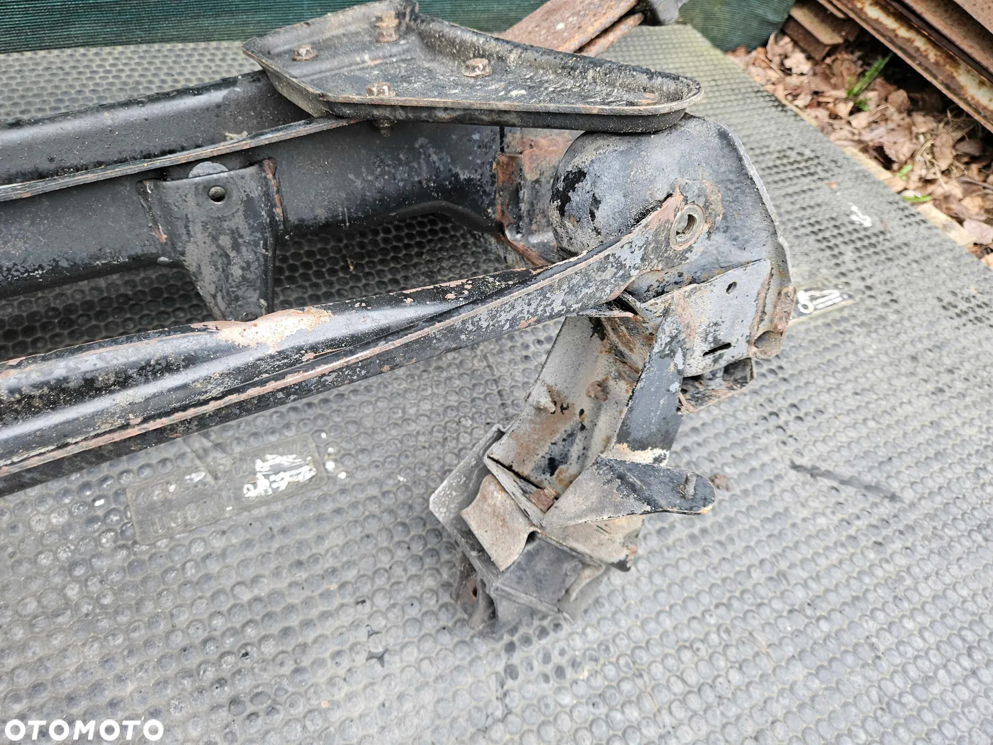 Sanki Belka Wózek Zawieszenia Trawers Przod Przednia Resor Pioro Mercedes Sprinter 901 902 VW LT - 35