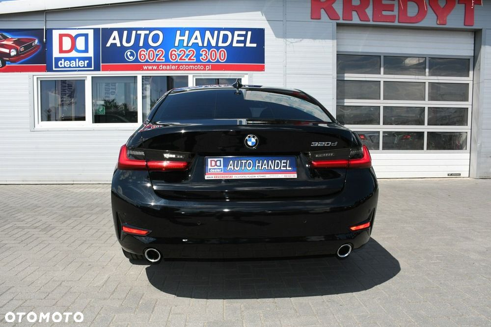 BMW Seria 3 320d mHEV - 13