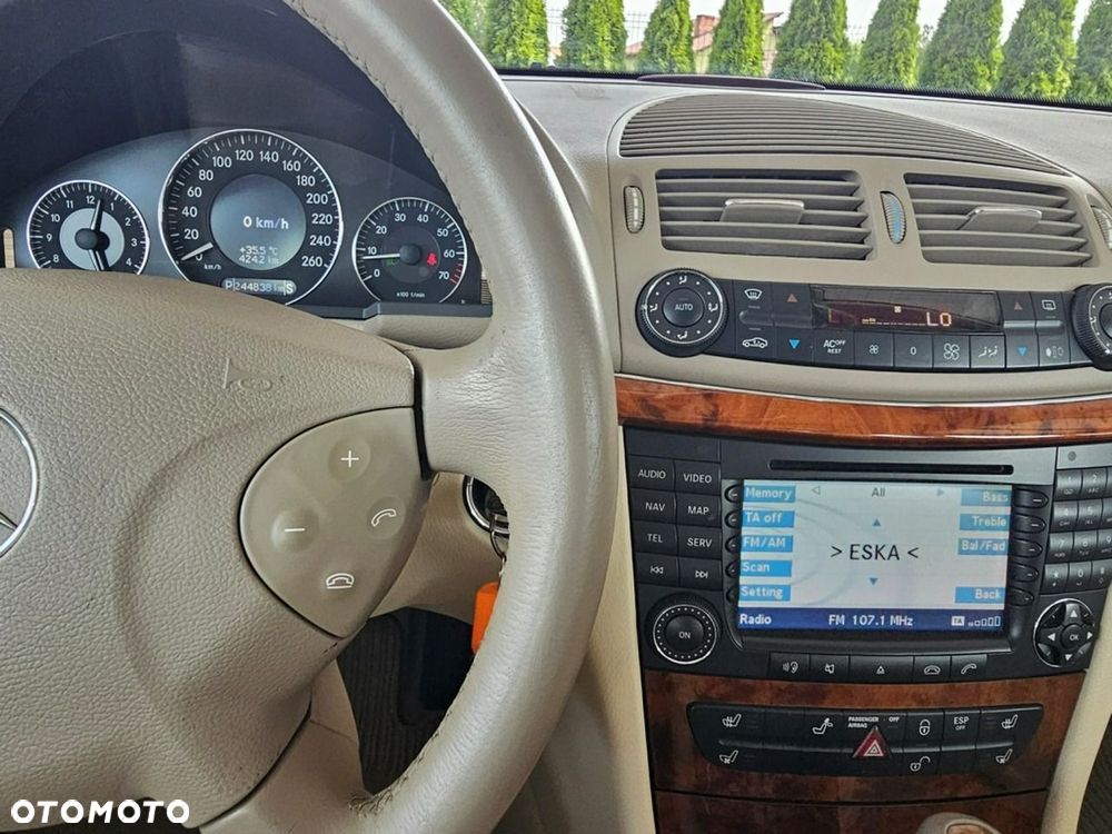 Mercedes-Benz Klasa E 320 Elegance - 16