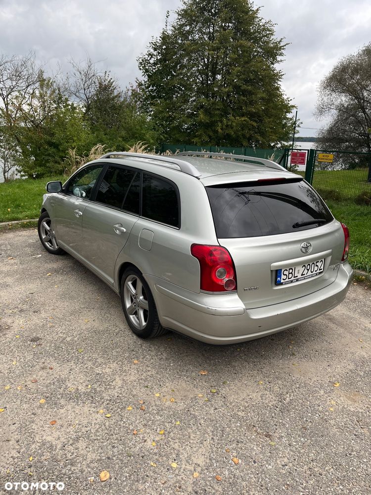 Toyota Avensis 2.2 D-4D Prestige - 3