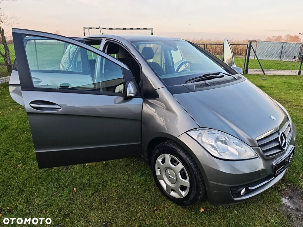Mercedes-Benz Klasa A 160 Autotronic Elegance - 19