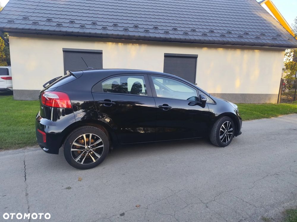 Kia Rio 2015 photo 5