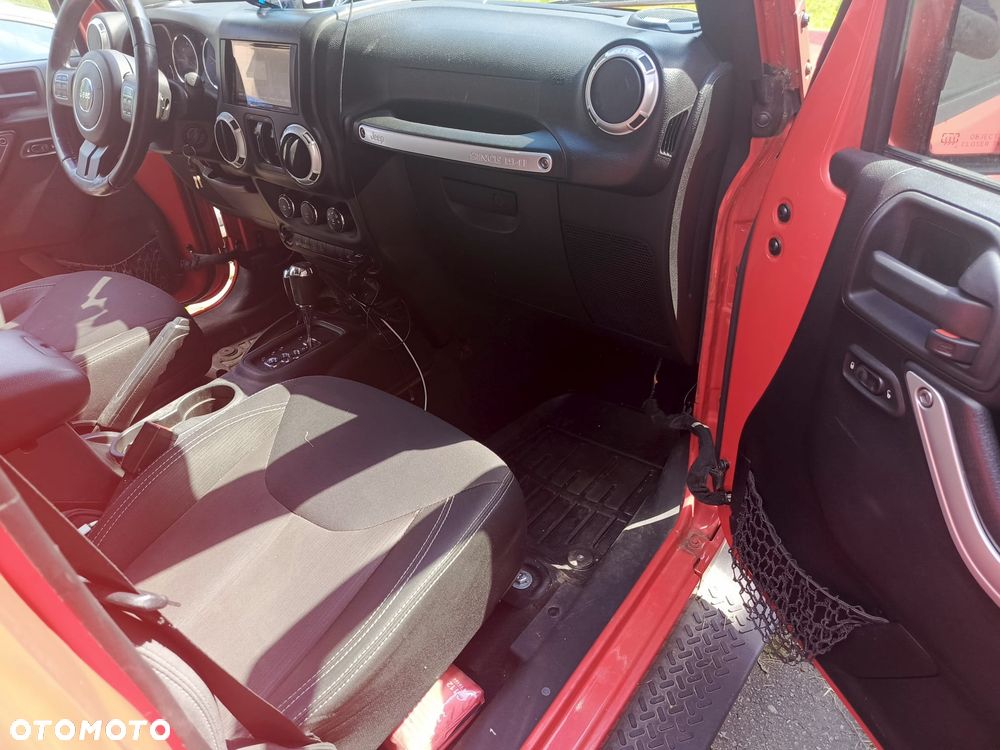 Jeep Wrangler 3.6 Unlim Sahara - 3