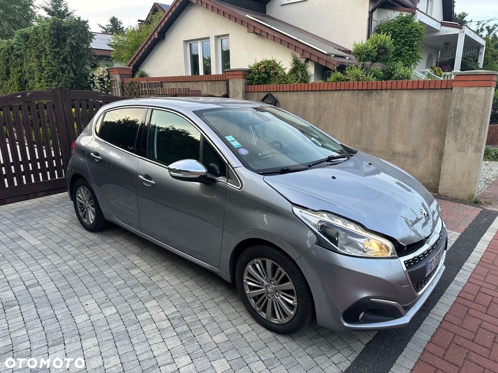 Peugeot 208 - 3
