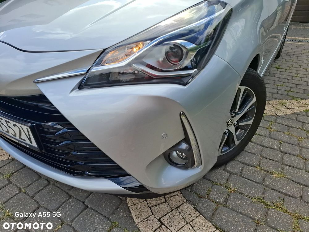 Toyota Yaris 1.5 Premium - 10