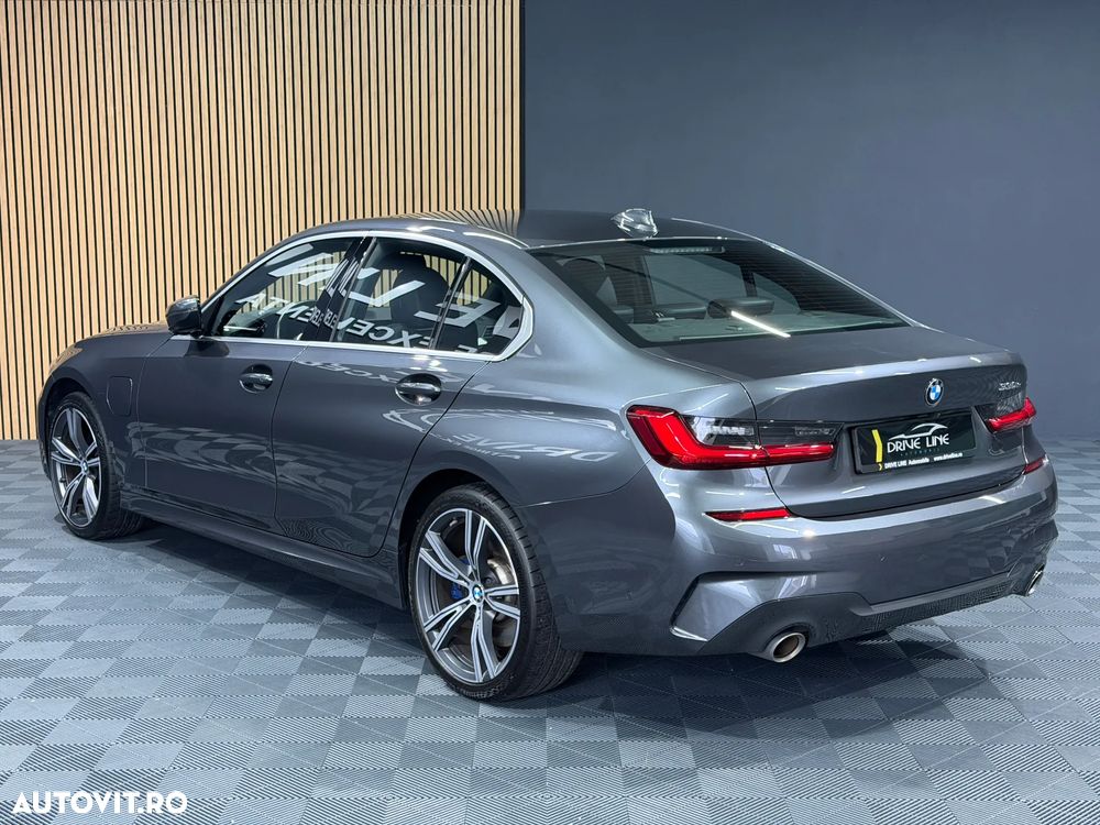 BMW Seria 3 330e Aut. M Sport - 35