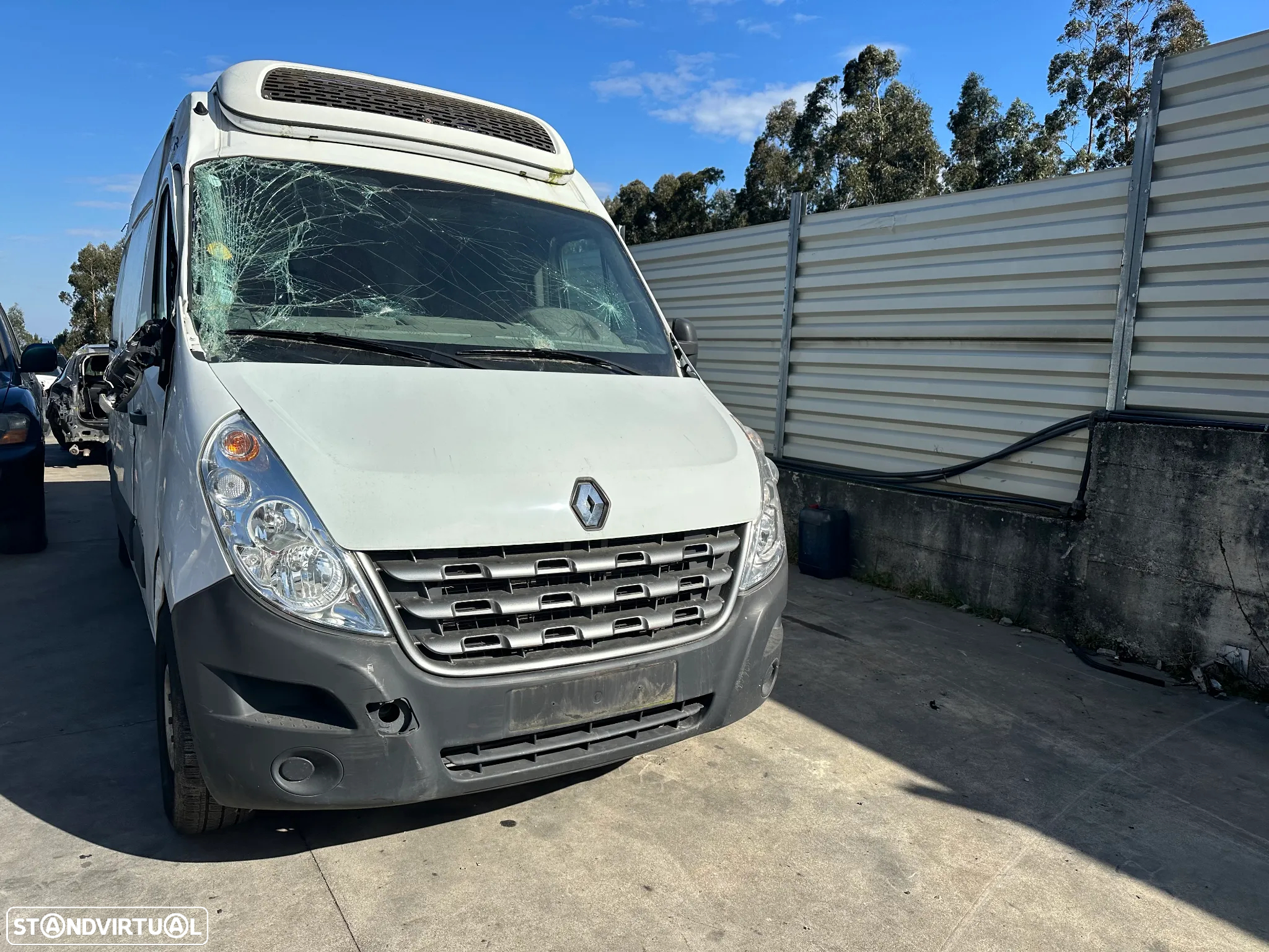 RENAULT MASTER III 2.3 DCI 2011 FRIGORIFICA C/PLANTAFORMA ELEVATORIA PARA PEÇAS - 3