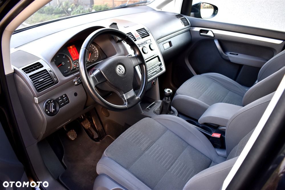 Volkswagen Touran 2.0 TDI DPF Highline - 10