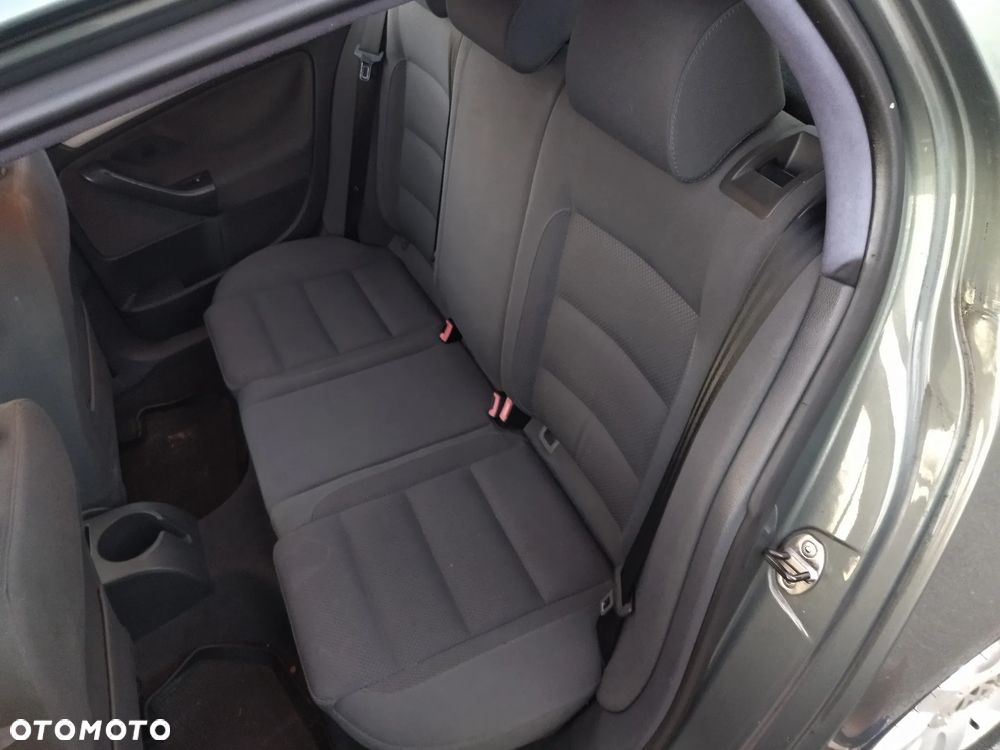 Volkswagen Golf 1.6 FSI Comfortline - 11
