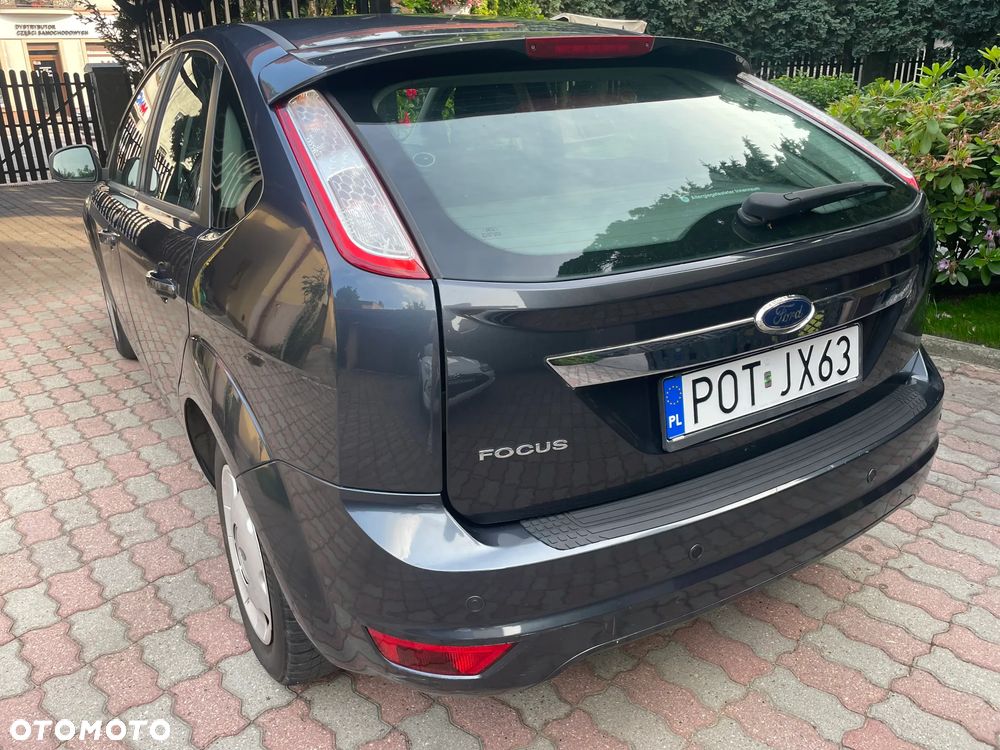 Ford Focus Ghia - 5