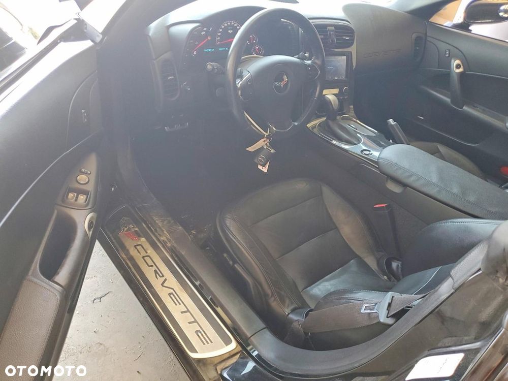 Chevrolet Corvette - 9
