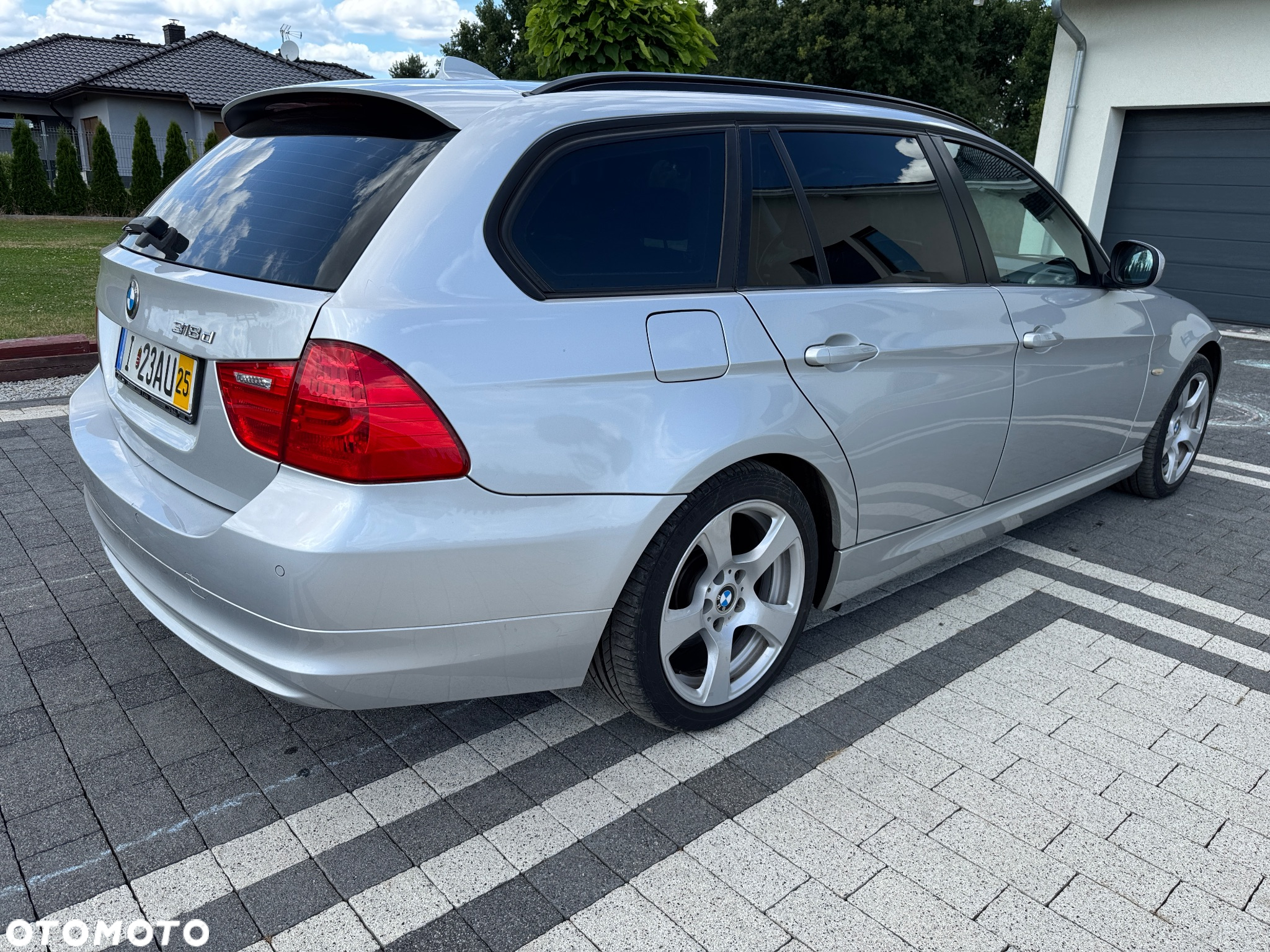 BMW Seria 3 318d DPF Touring Edition Exclusive - 12