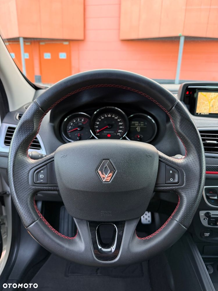 Renault Megane TCe 180 GT - 17