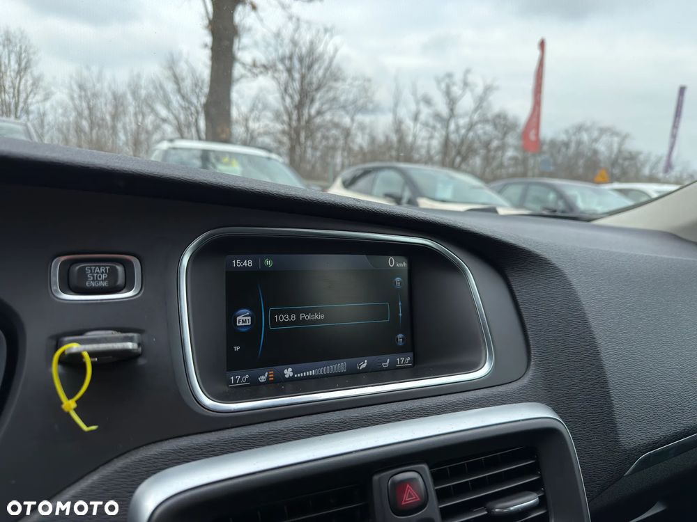 Volvo V40 D2 - 19
