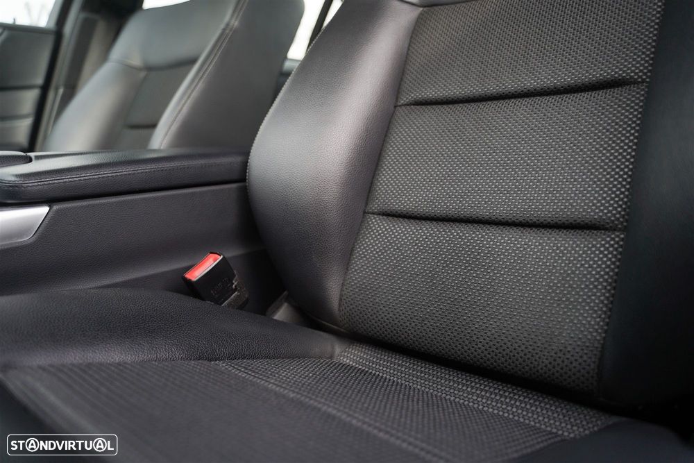 Mercedes-Benz E 300 Bluetec Hybrid Avantgarde - 25