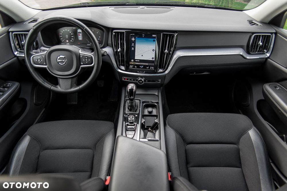 Volvo V60 D3 Drive-E Momentum - 32