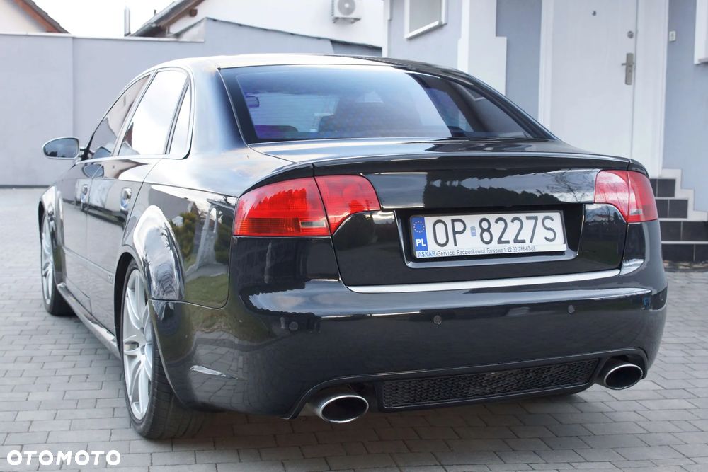 Audi RS4 Limousine - 8